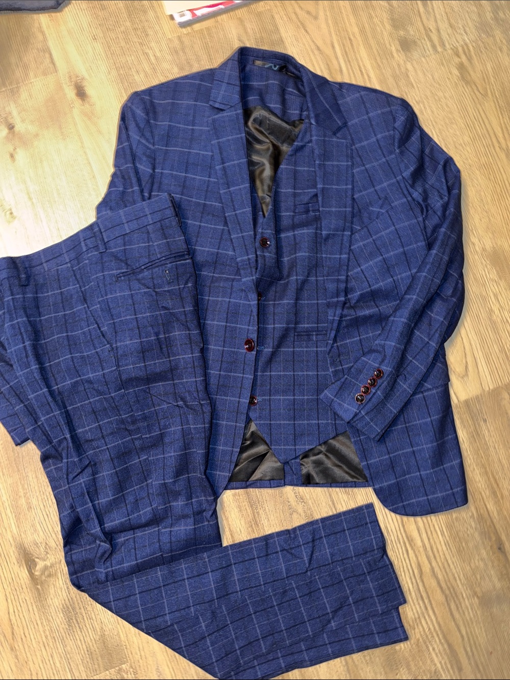 Men's Blue Windowpane Three-Piece Suit - Classic Tailored Look